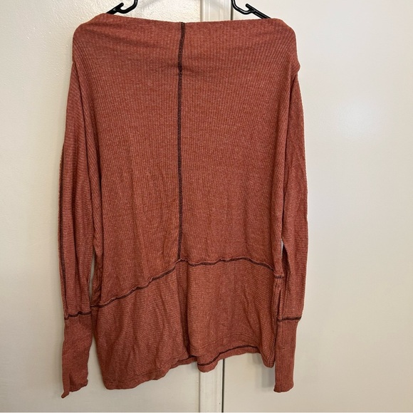 Free People Londontown Thermal Top Rust Orange Size Medium Asymmetrical Hem - Picture 9 of 9
